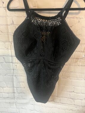 2X Adore Me Black Crochet One-Piece Swimsuit. Adjustable straps. Lightly padded